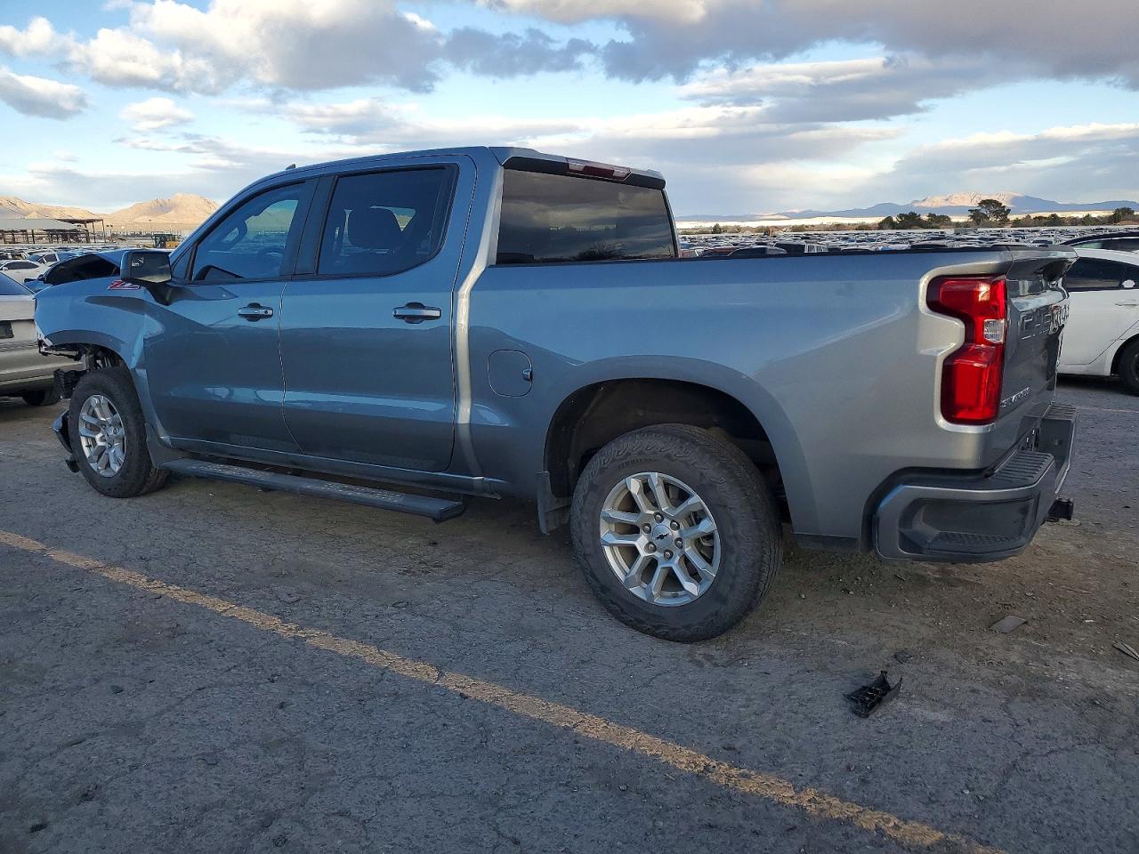 2023 CHEVROLET SILVERADO K1500 RST photo 2