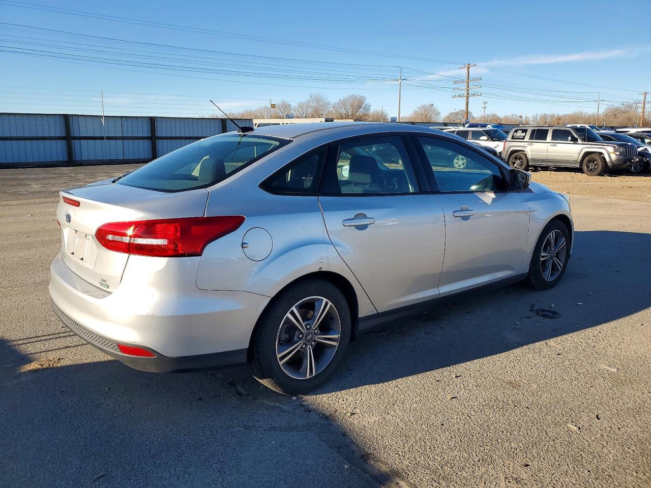 2018 FORD FOCUS SE photo 3