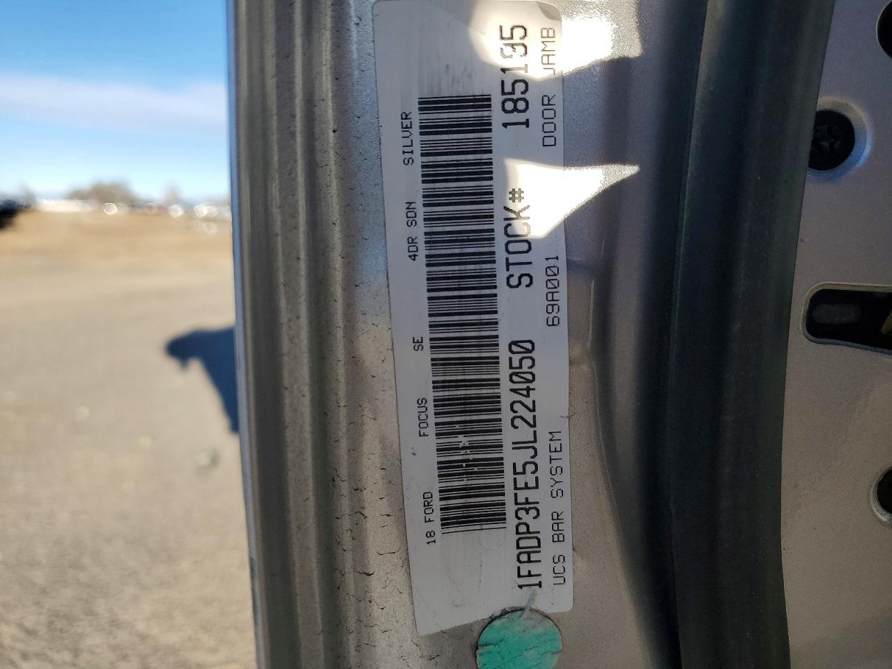 2018 FORD FOCUS SE photo 12