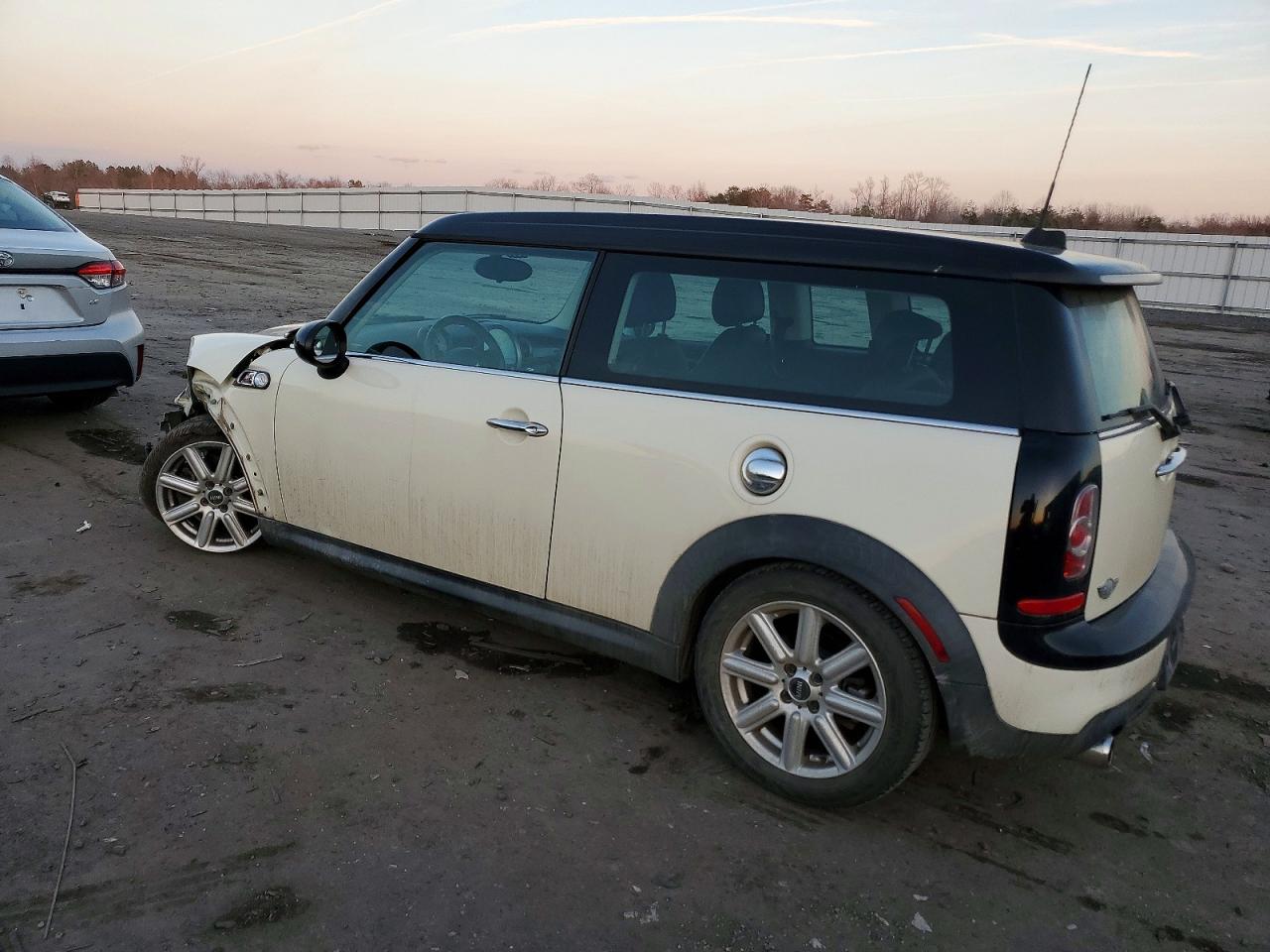 2014 MINI COOPER S CLUBMAN photo 2