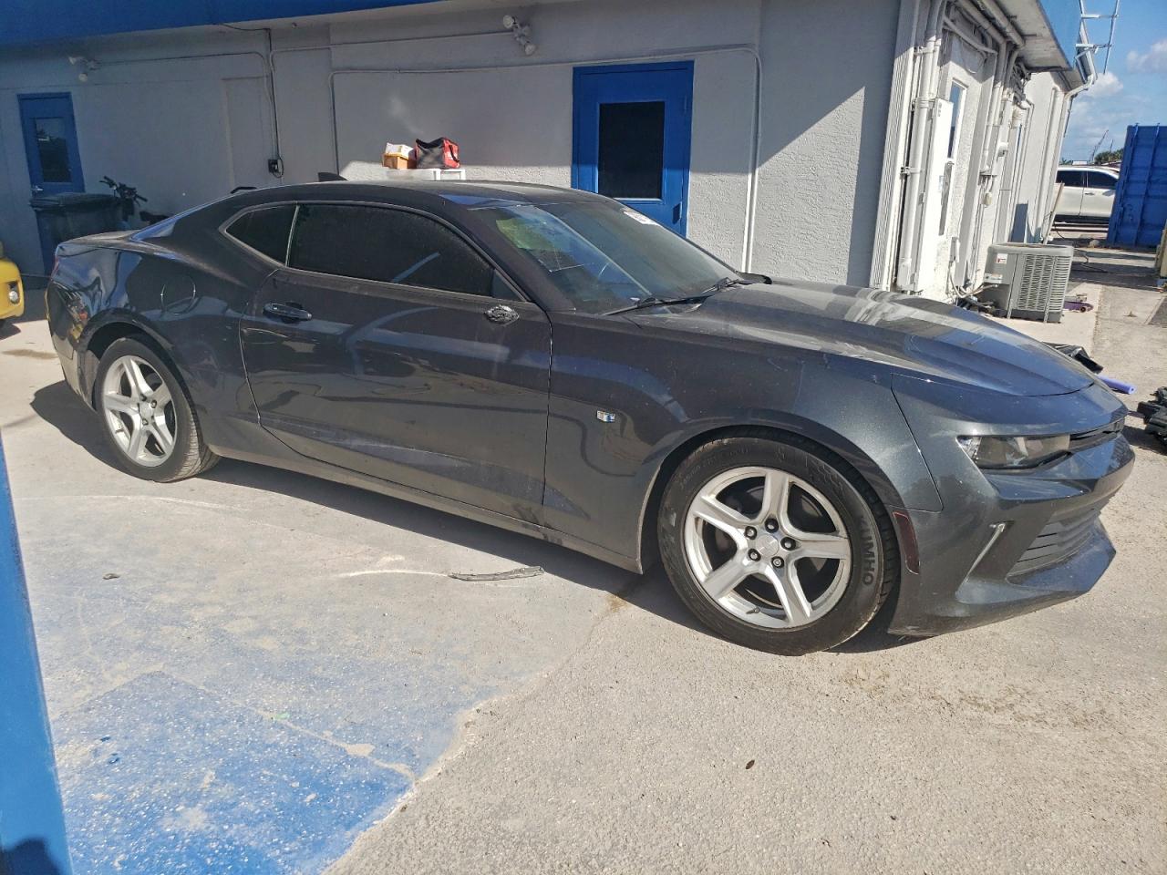 2016 CHEVROLET CAMARO LT photo 4