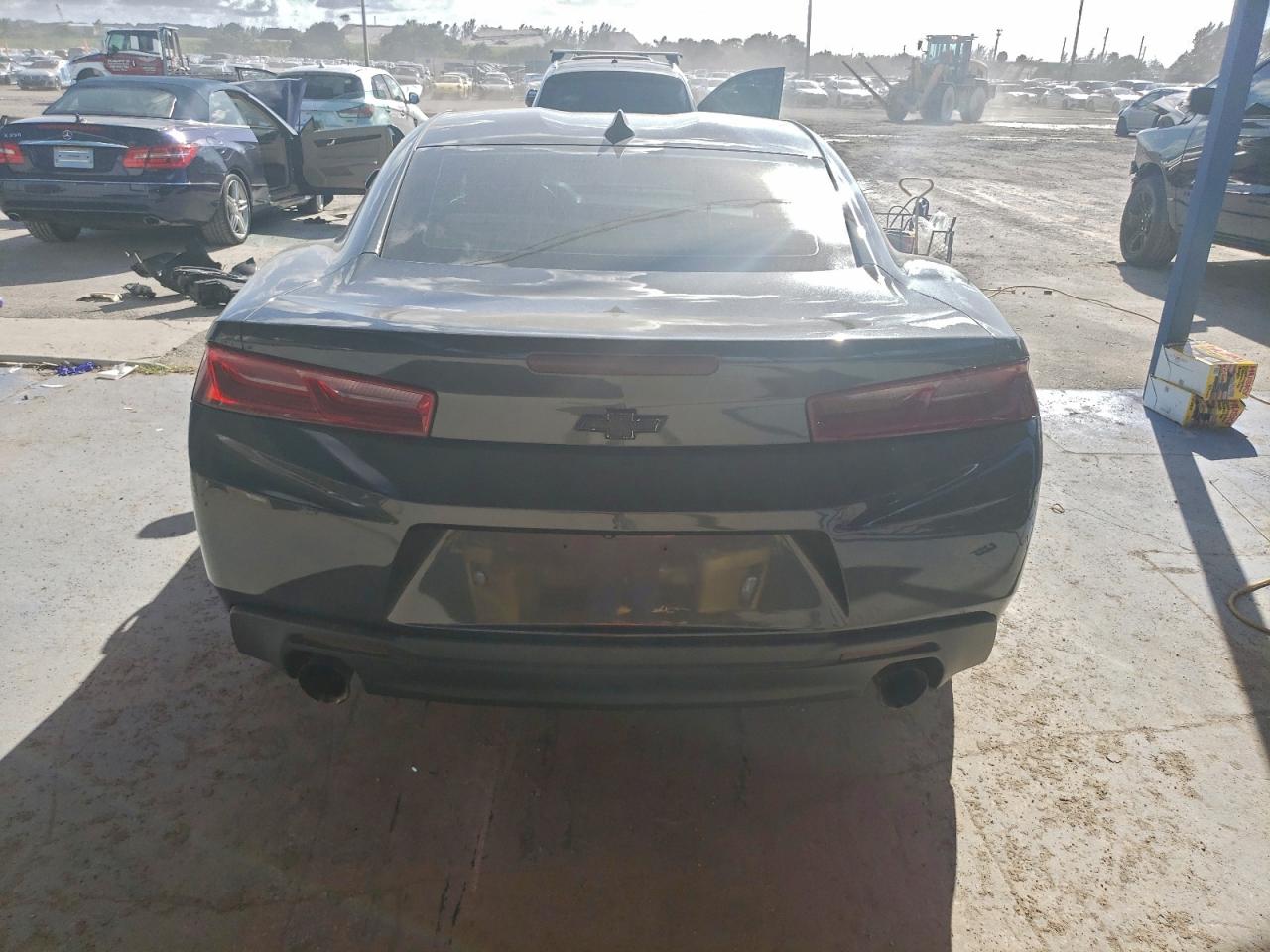 2016 CHEVROLET CAMARO LT photo 6