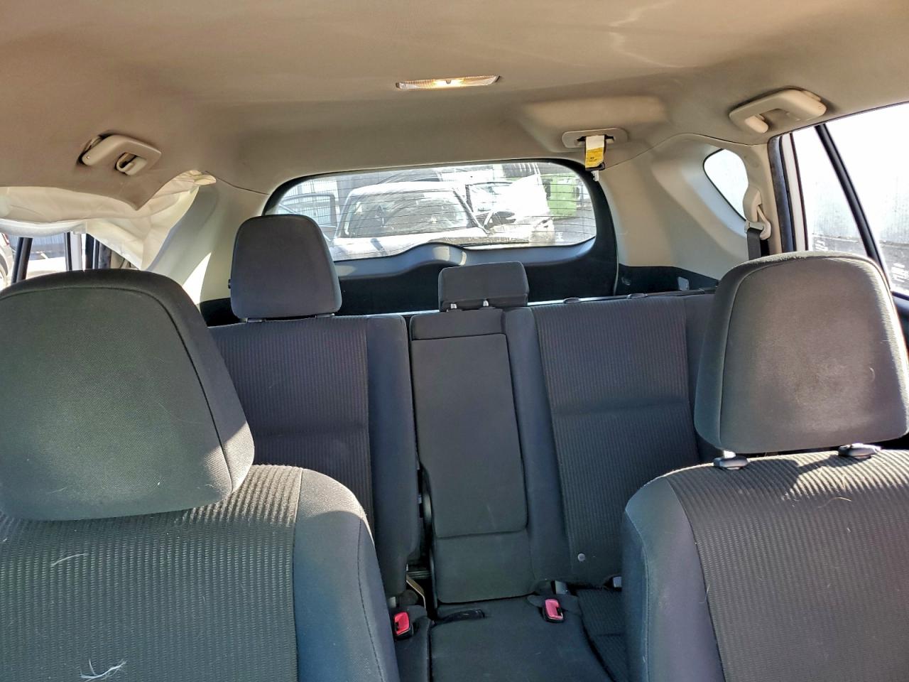 2015 TOYOTA RAV4 LE photo 10