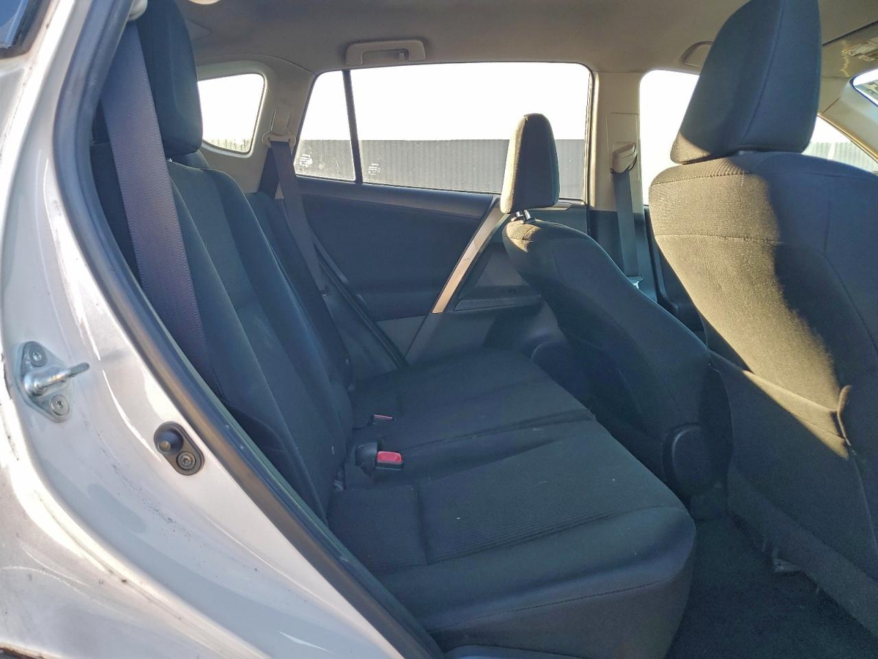 2015 TOYOTA RAV4 LE photo 11