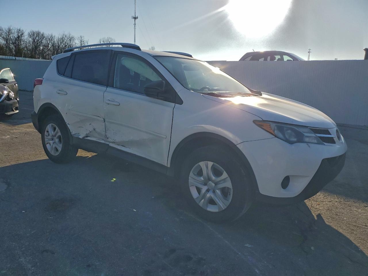 2015 TOYOTA RAV4 LE photo 4