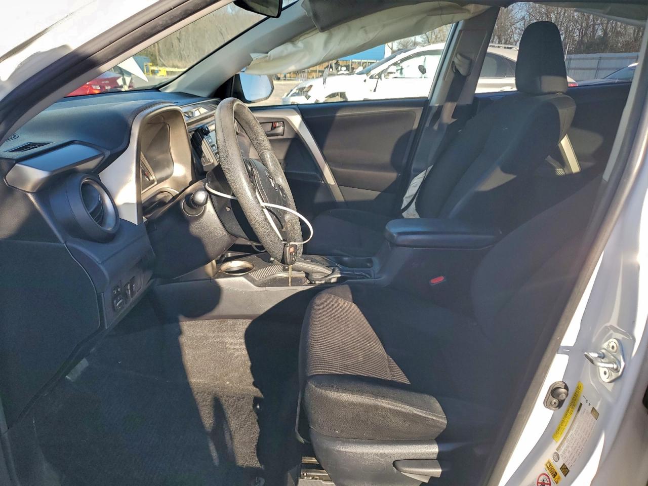 2015 TOYOTA RAV4 LE photo 7