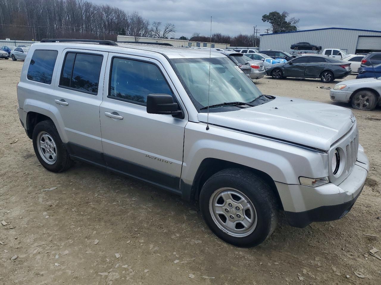 2012 JEEP PATRIOT photo 10