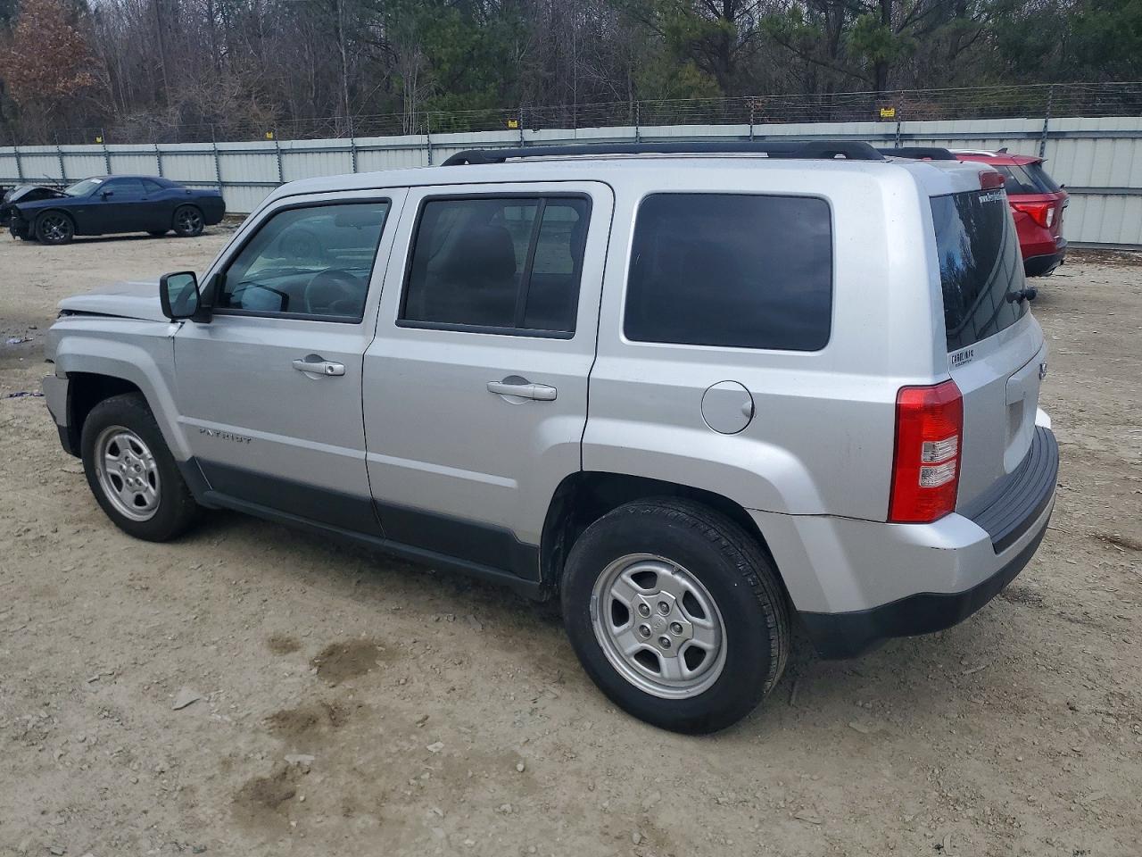 2012 JEEP PATRIOT photo 4