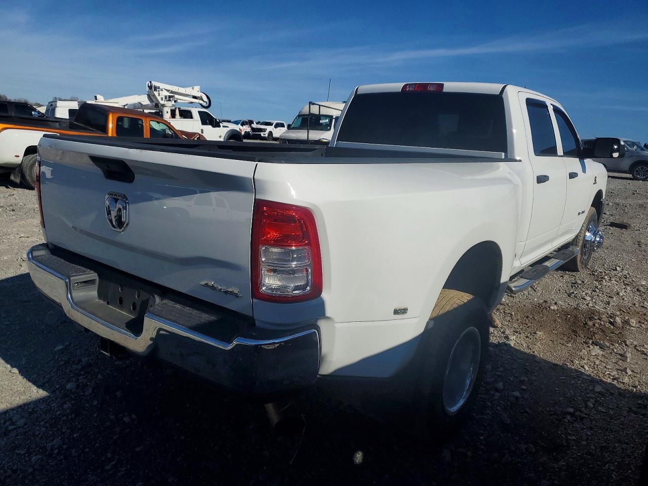 2020 RAM 3500 TRADESMAN photo 3