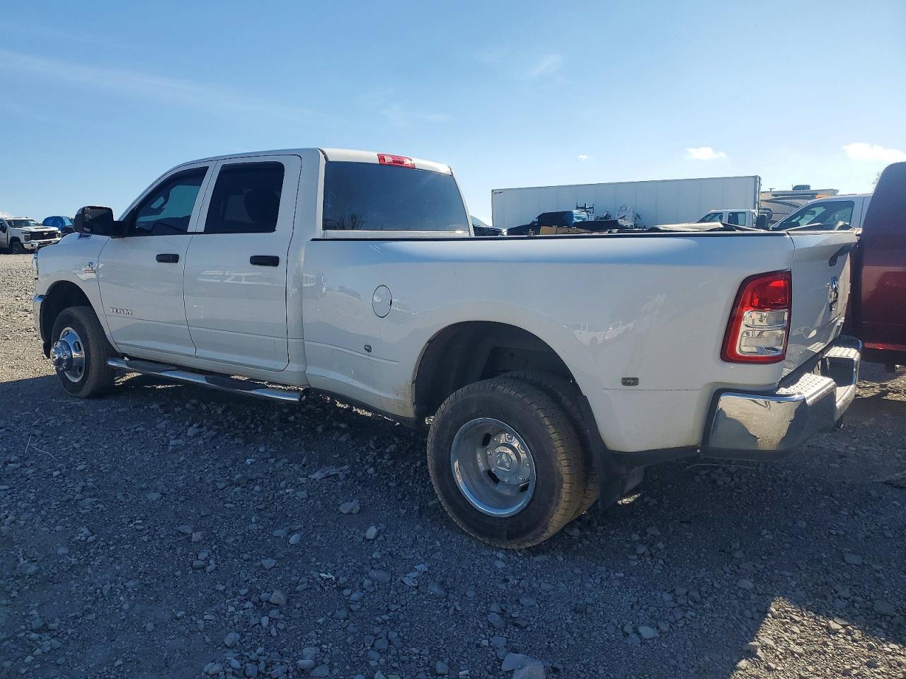 2020 RAM 3500 TRADESMAN photo 2