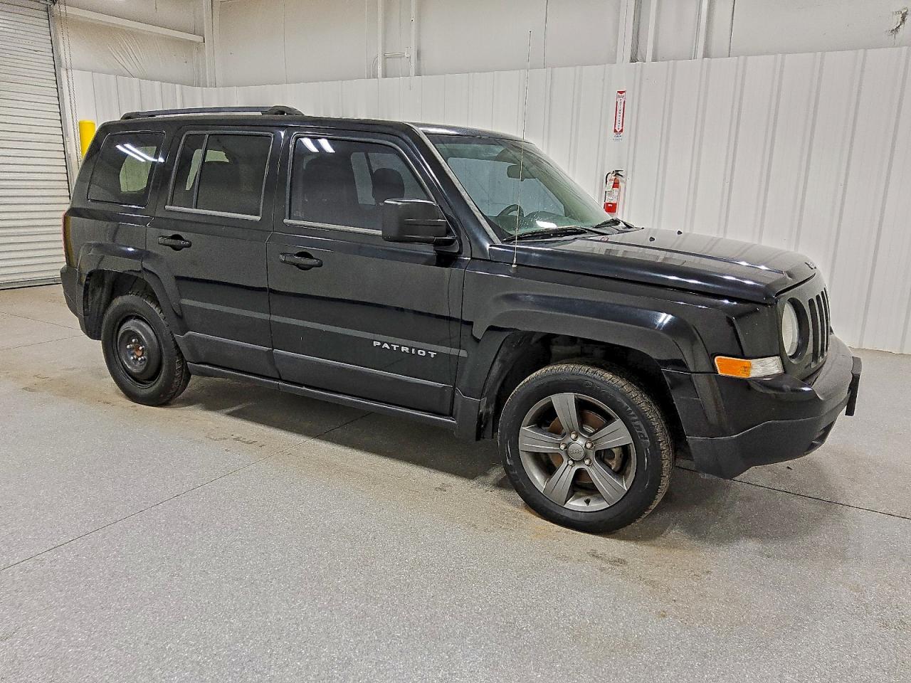 2015 JEEP PATRIOT LATITUDE photo 4