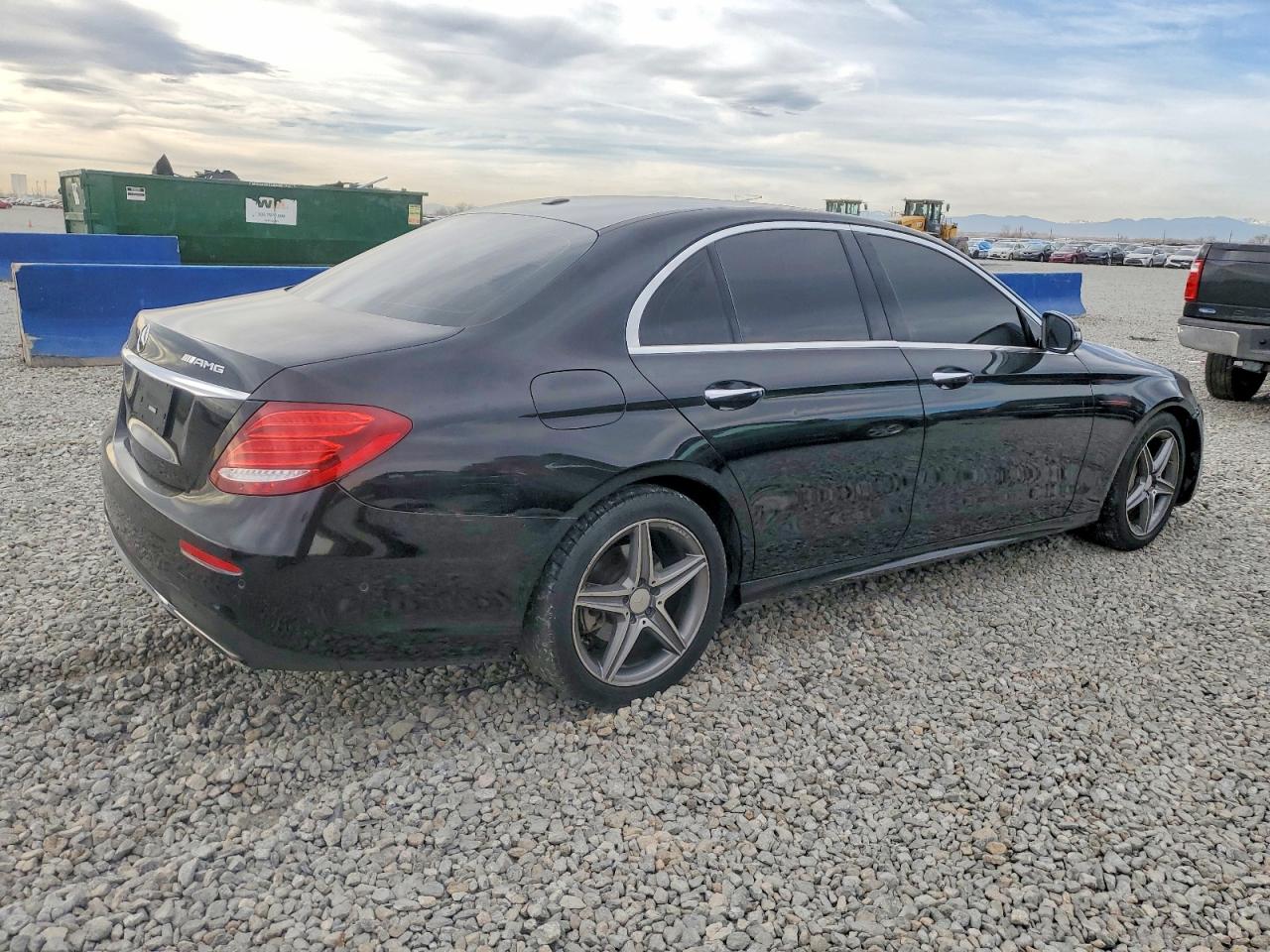 2017 MERCEDES-BENZ E 300 photo 3