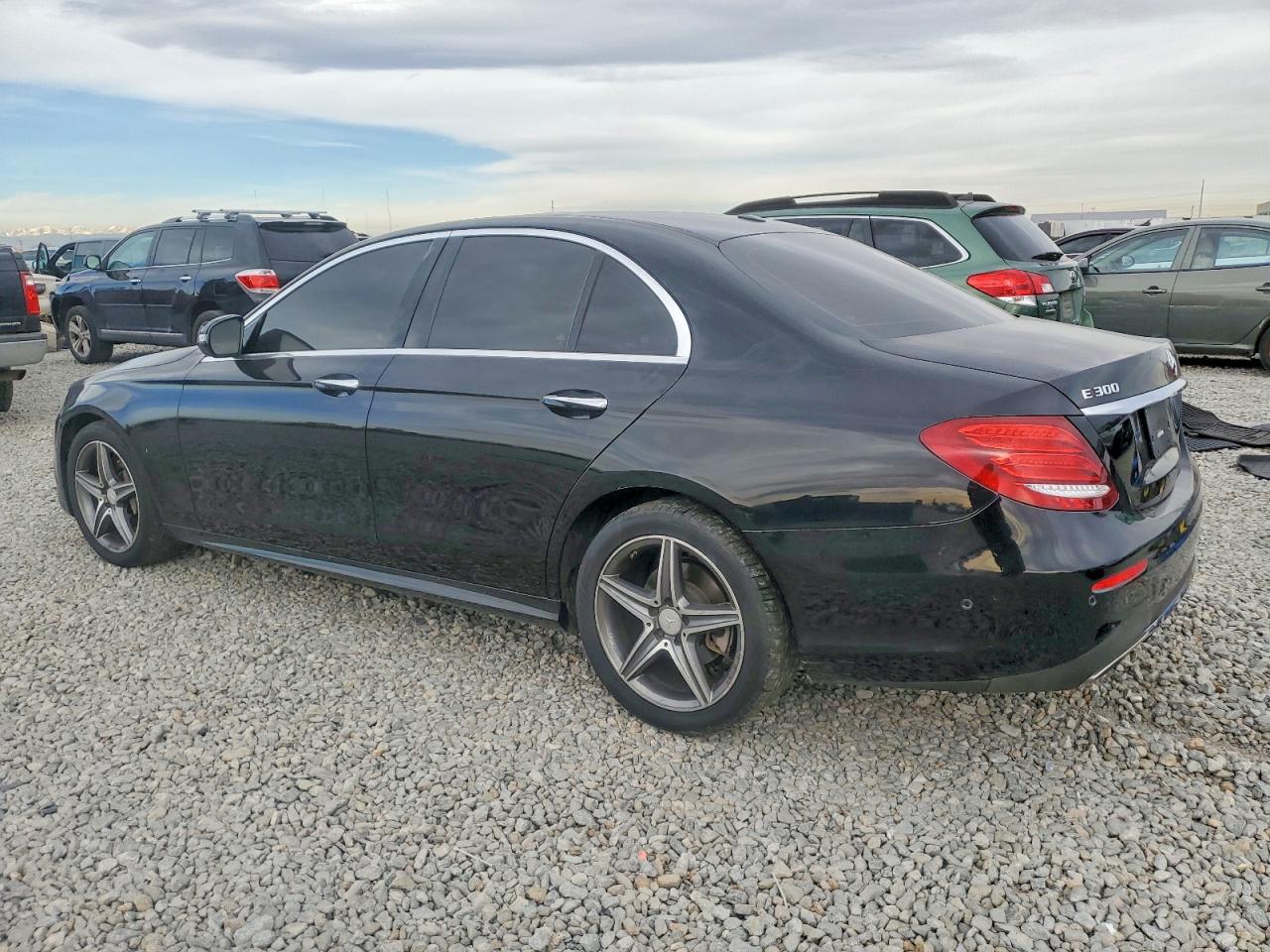 2017 MERCEDES-BENZ E 300 photo 2