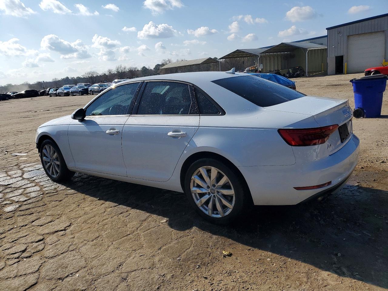 2017 AUDI A4 PREMIUM photo 2