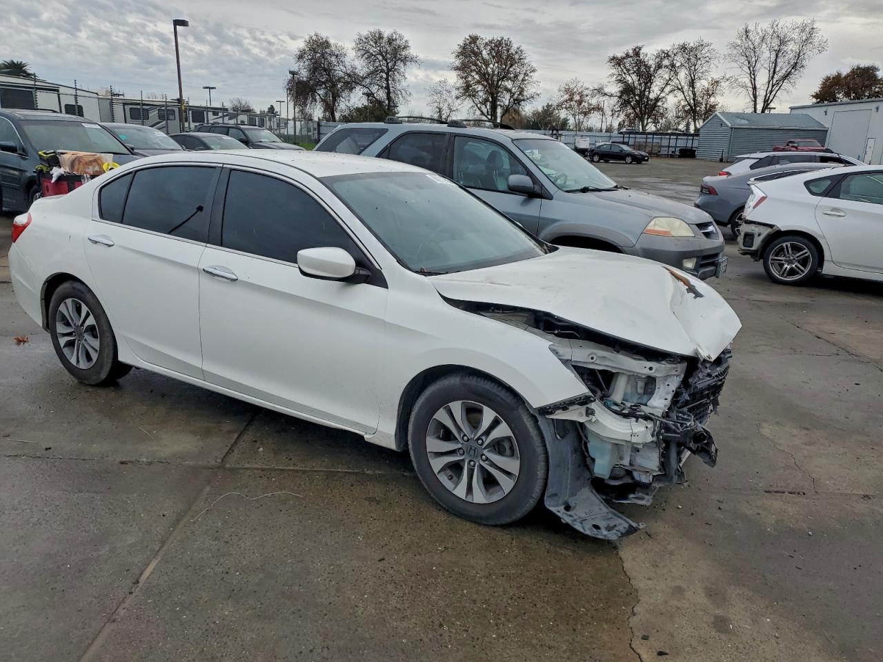 2013 HONDA ACCORD LX photo 4