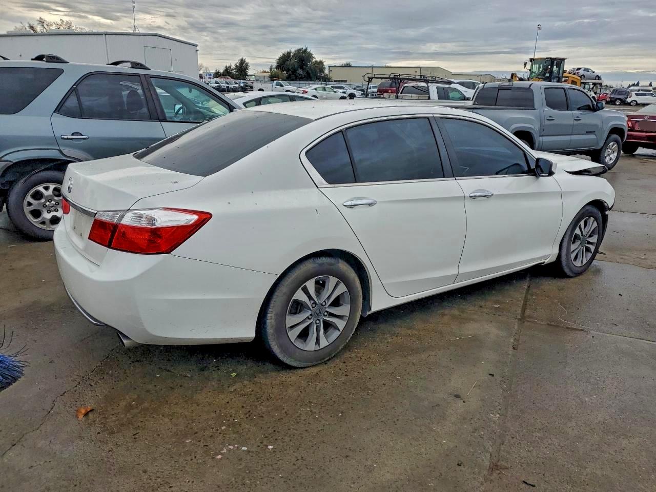 2013 HONDA ACCORD LX photo 3