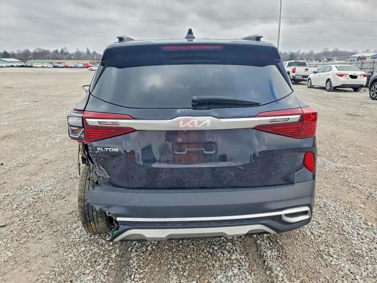2023 KIA SELTOS EX photo 11