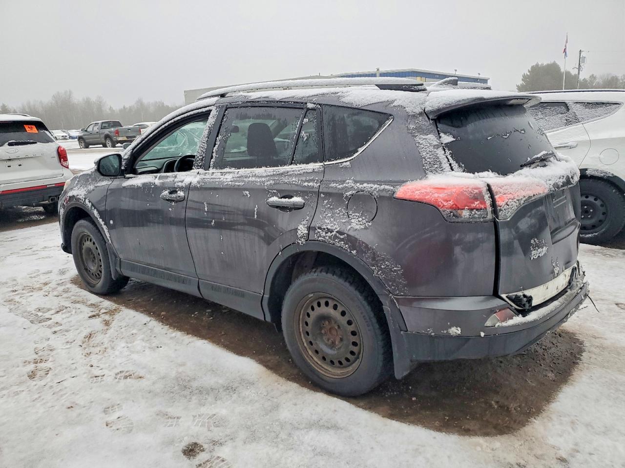2017 TOYOTA RAV4 XLE photo 2