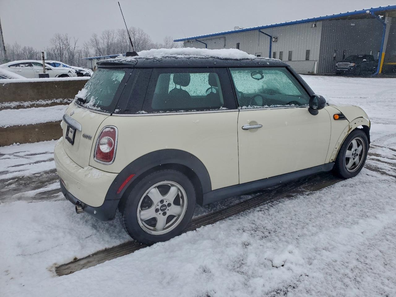 2011 MINI COOPER photo 3