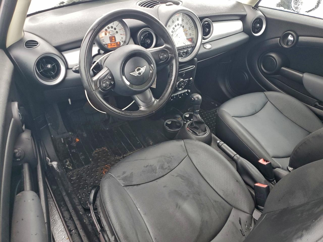 2011 MINI COOPER photo 8