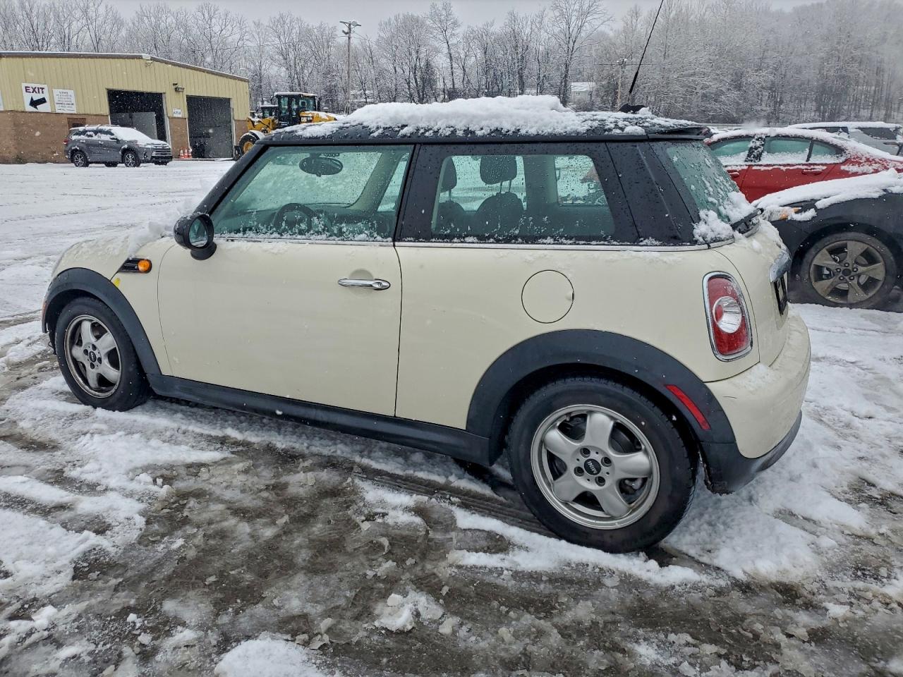 2011 MINI COOPER photo 2