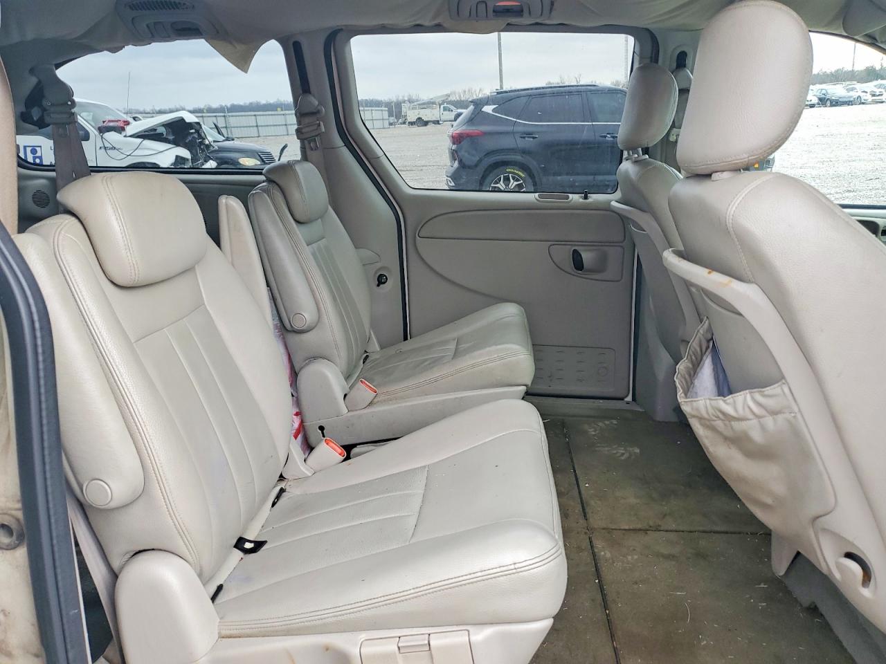 2005 CHRYSLER TOWN & COUNTRY TOURING photo 11