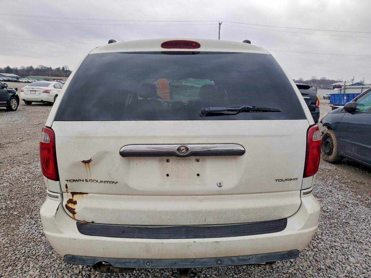 2005 CHRYSLER TOWN & COUNTRY TOURING photo 6
