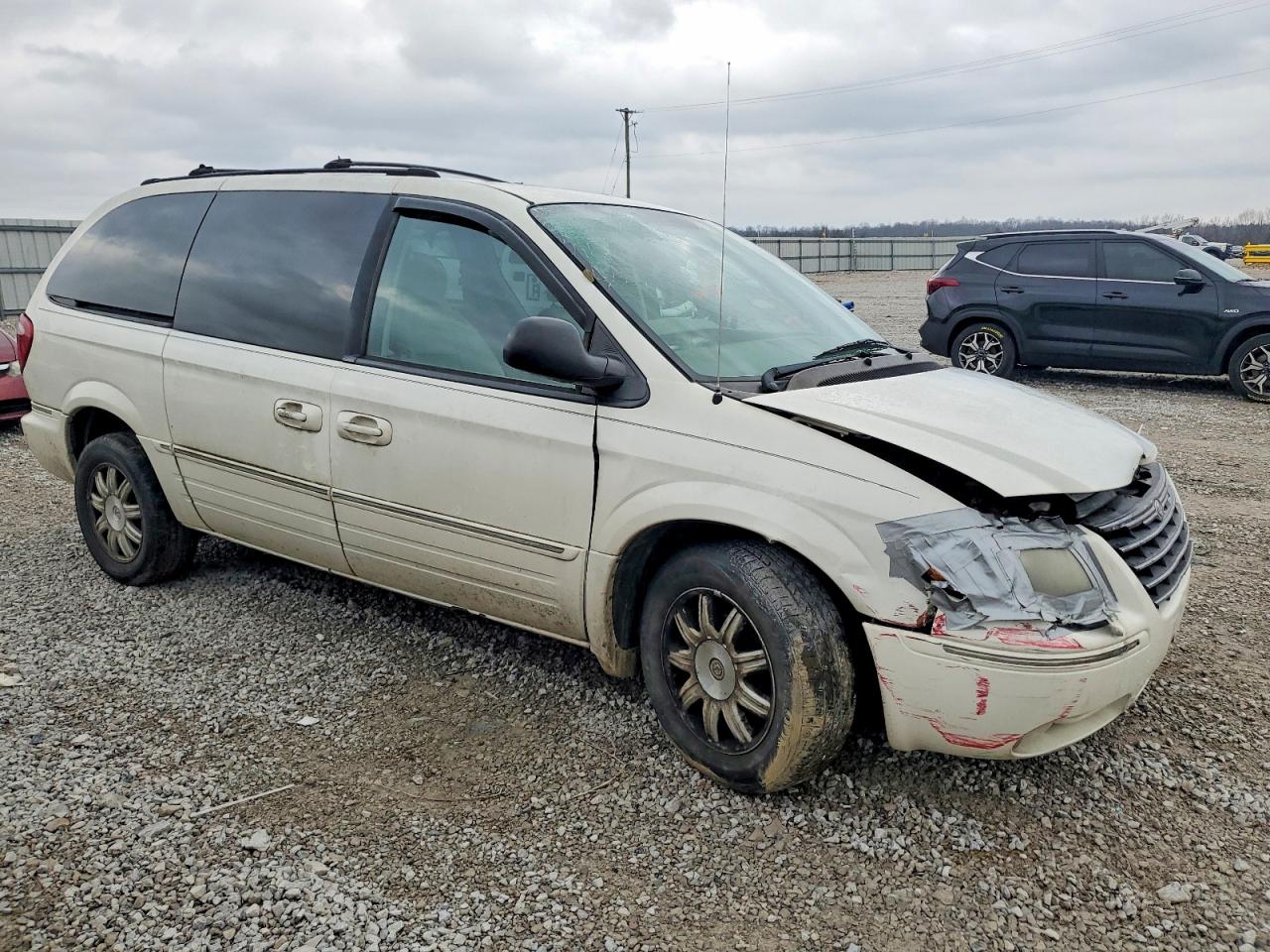 2005 CHRYSLER TOWN & COUNTRY TOURING photo 4