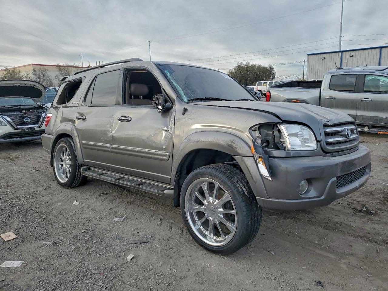 2004 TOYOTA SEQUOIA LIMITED photo 4