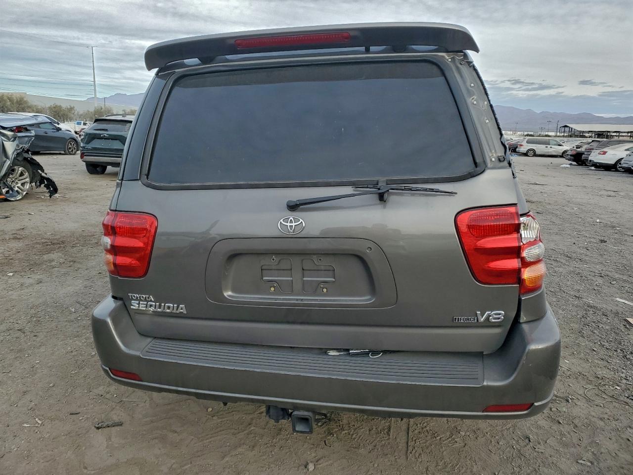 2004 TOYOTA SEQUOIA LIMITED photo 6
