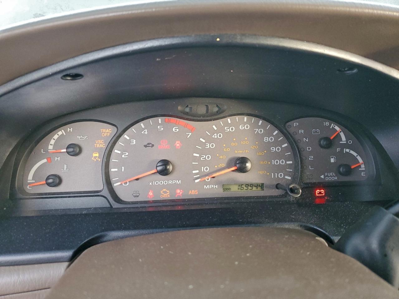 2004 TOYOTA SEQUOIA LIMITED photo 9