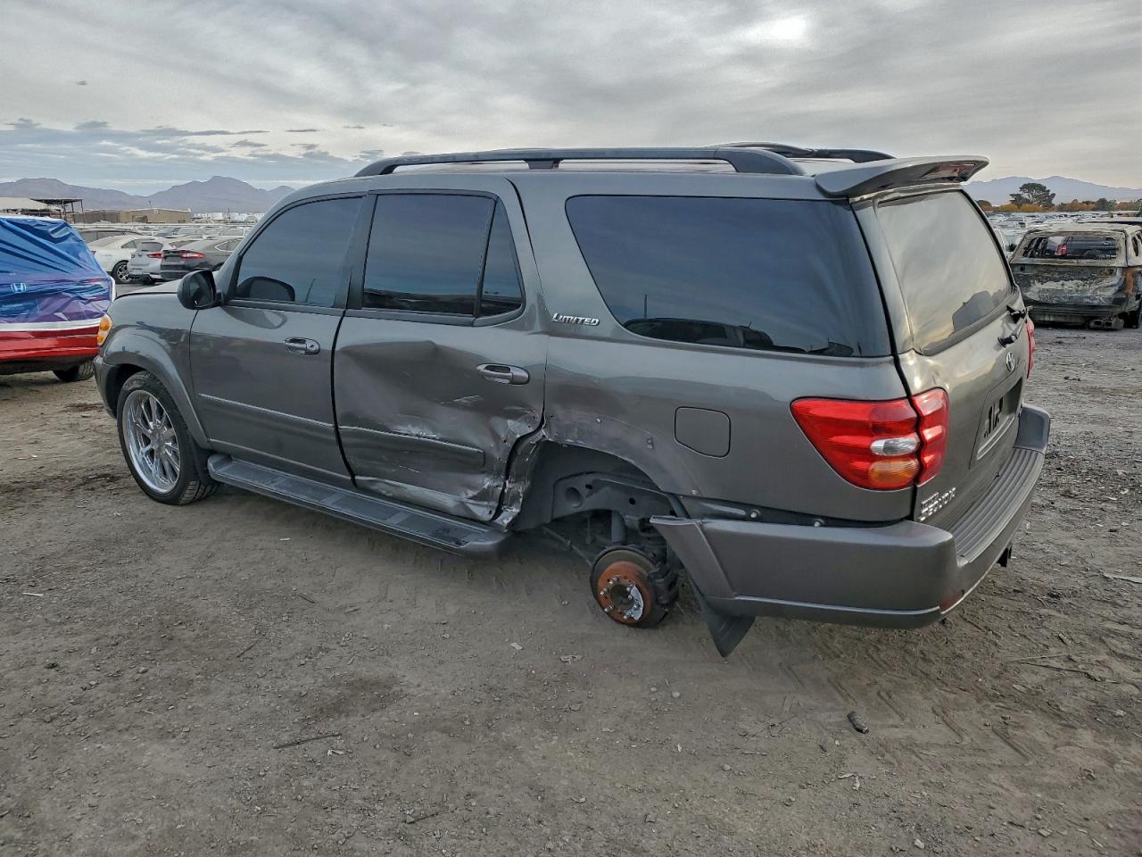 2004 TOYOTA SEQUOIA LIMITED photo 2