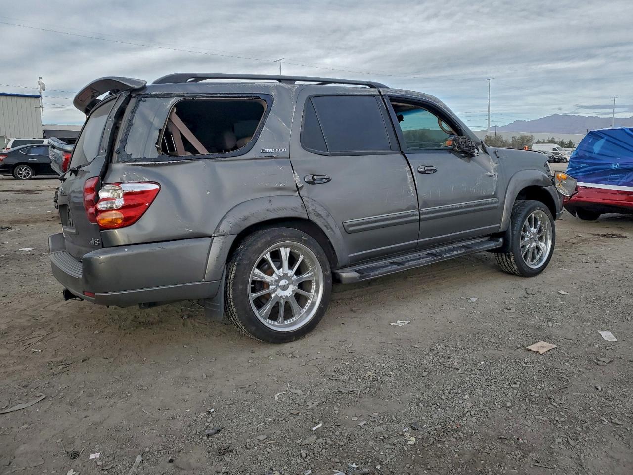 2004 TOYOTA SEQUOIA LIMITED photo 3