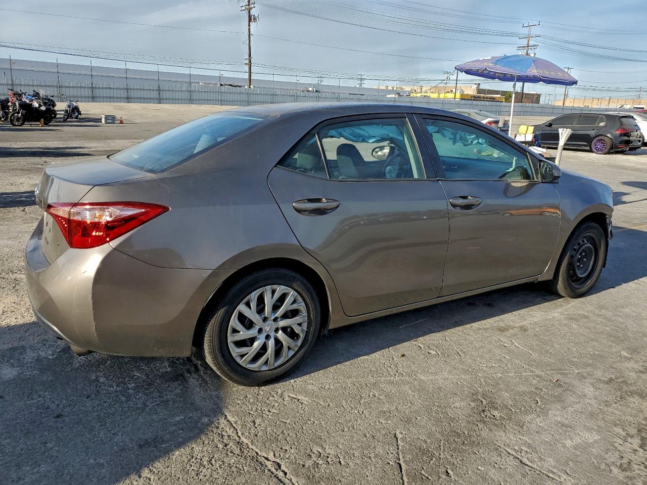 2019 TOYOTA COROLLA L photo 3