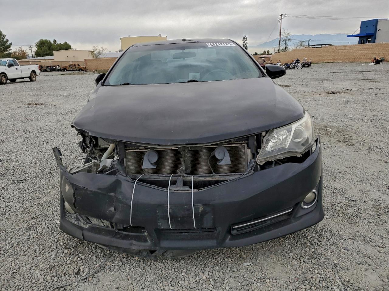 2013 TOYOTA CAMRY L photo 5