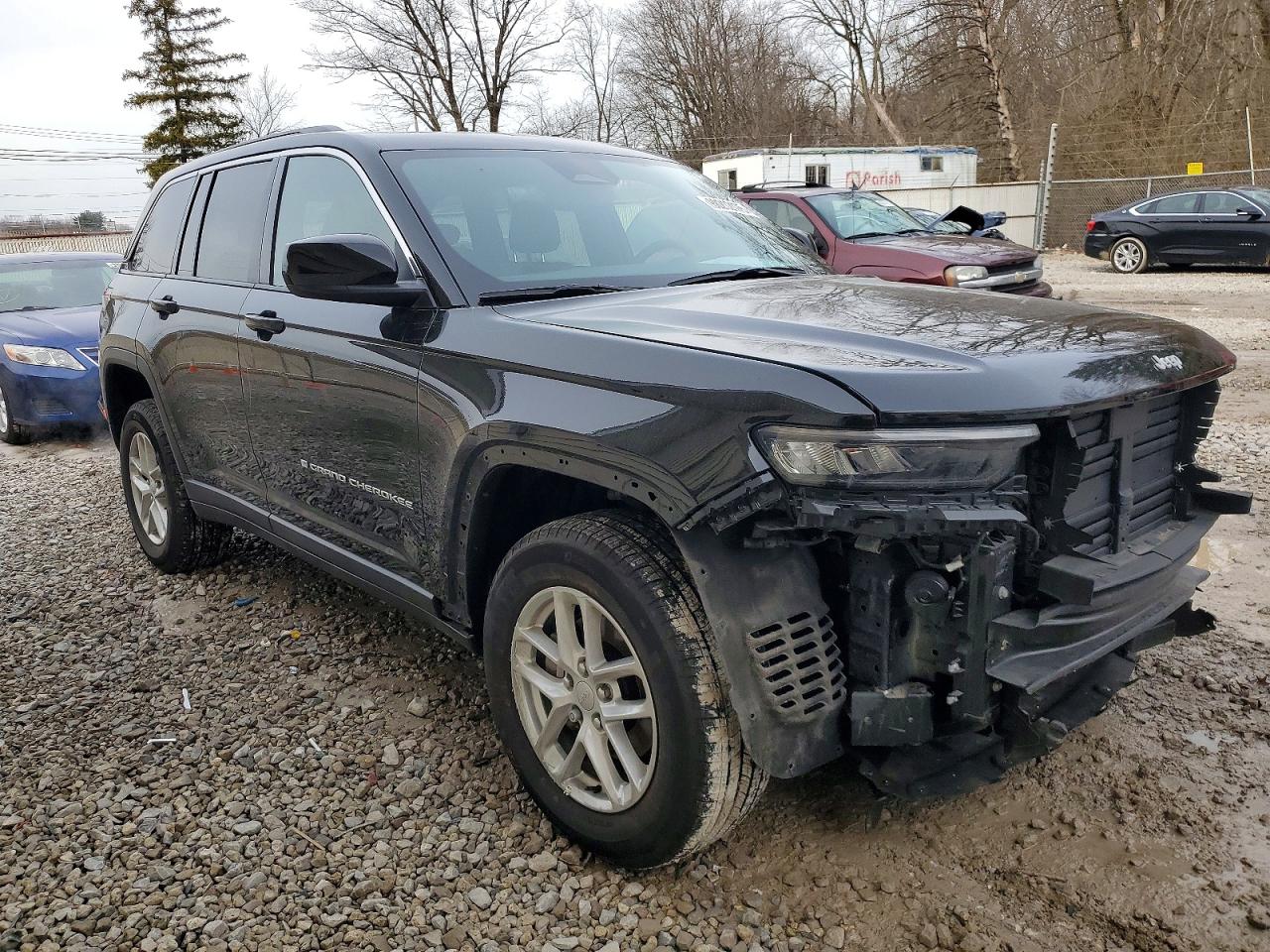 2024 JEEP GRAND CHEROKEE LAREDO photo 4