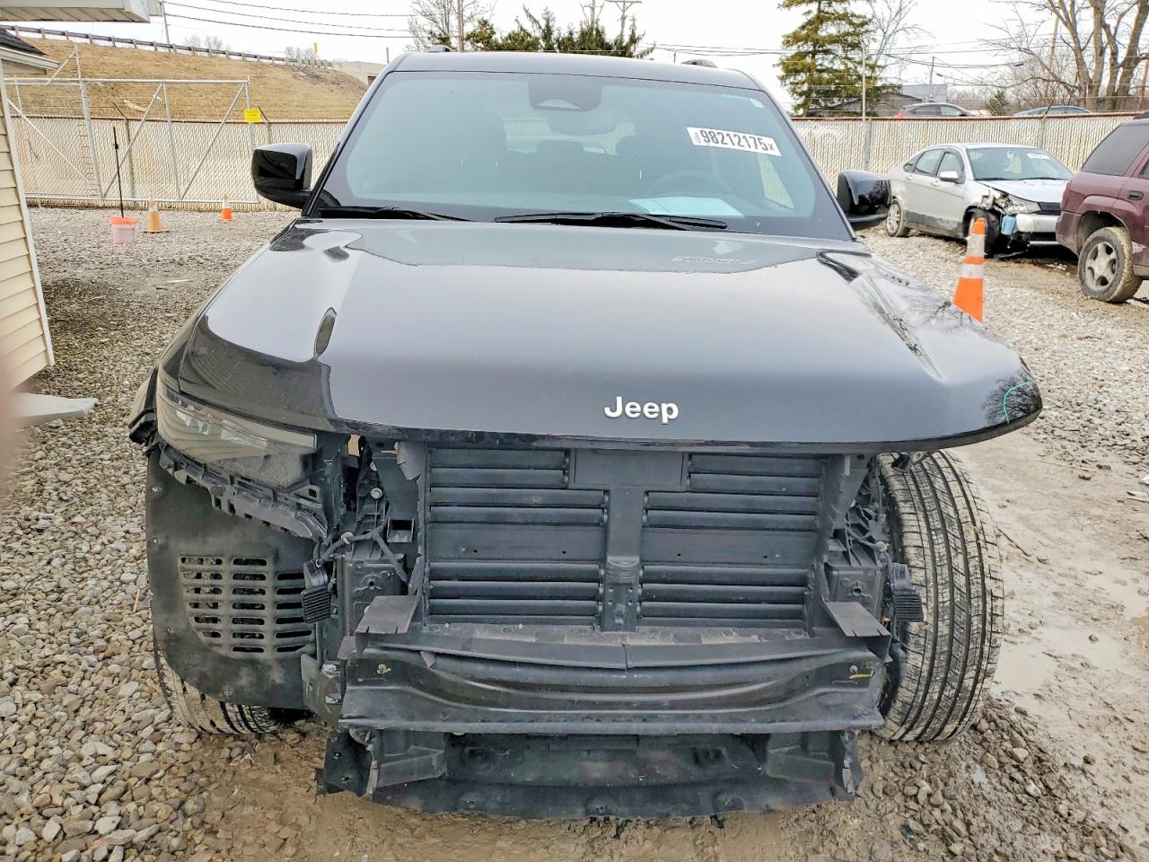 2024 JEEP GRAND CHEROKEE LAREDO photo 5