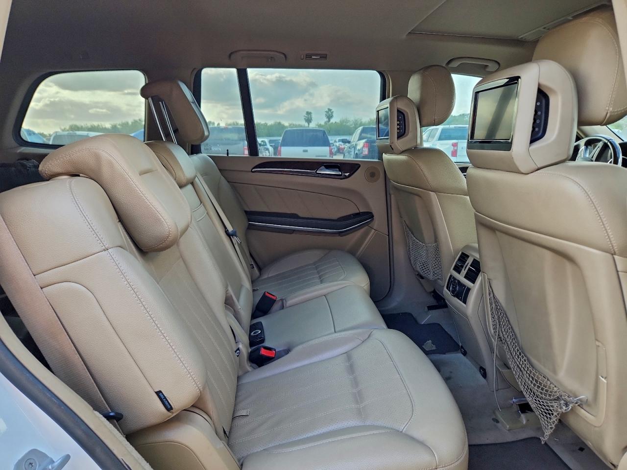 2014 MERCEDES-BENZ GL 350 BLUETEC photo 11