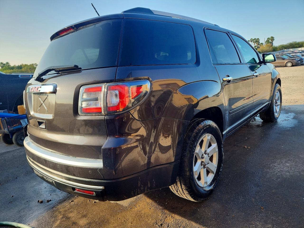 2015 GMC ACADIA SLE photo 3