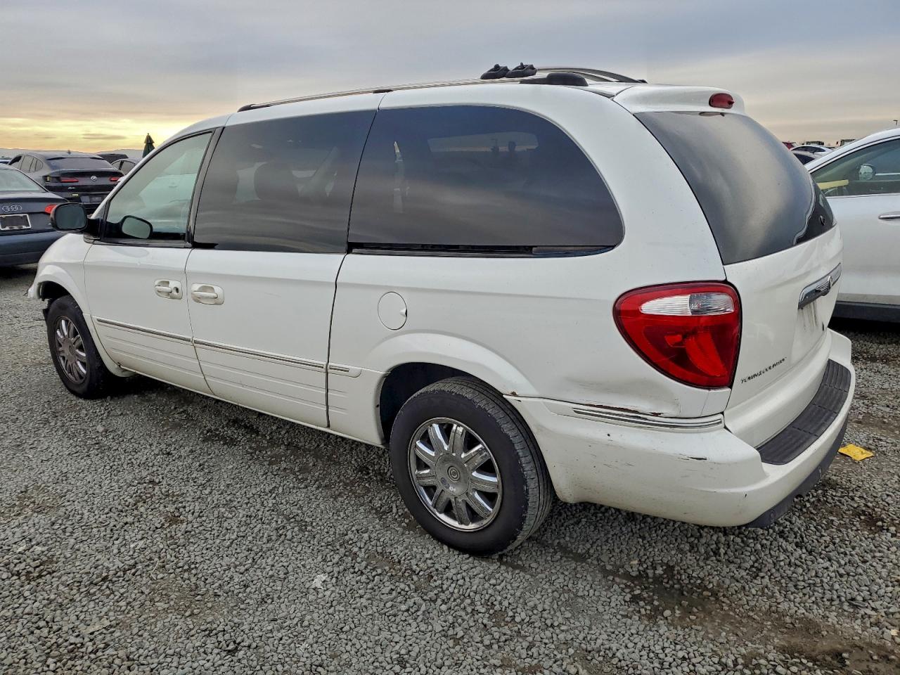 2007 CHRYSLER TOWN & COUNTRY LIMITED photo 2