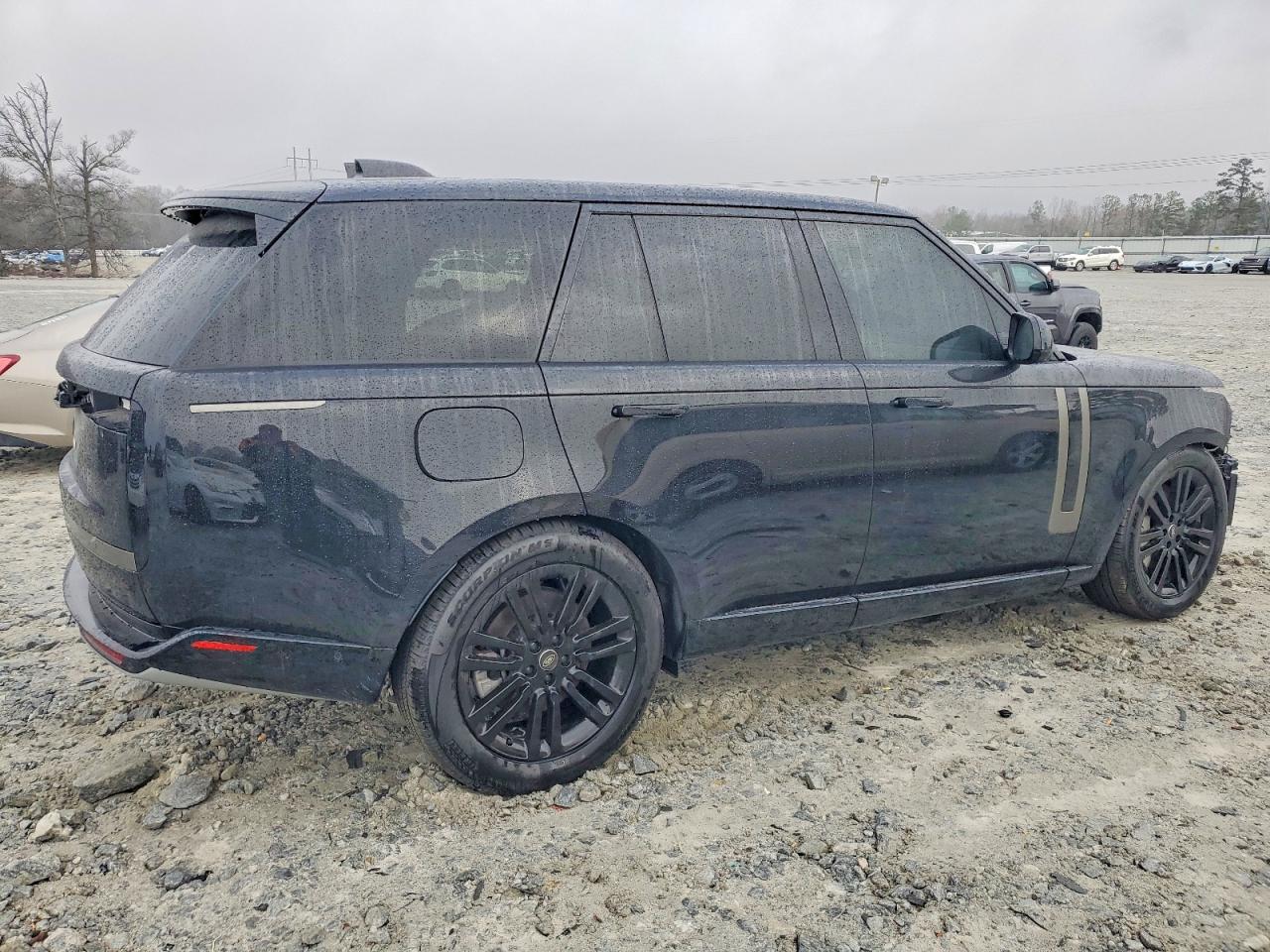2025 LAND ROVER RANGE ROVER SE photo 3