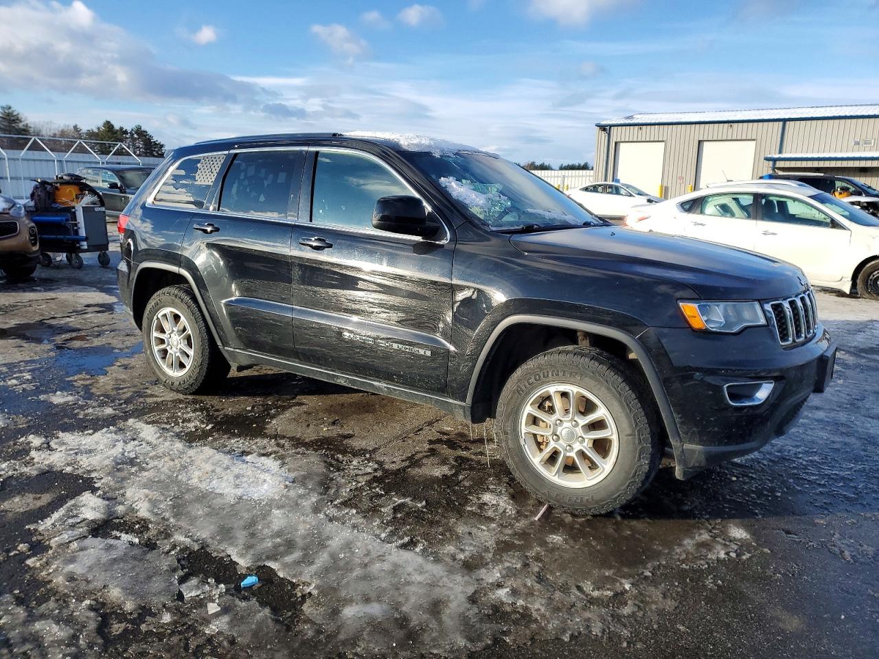 2018 JEEP GRAND CHEROKEE LAREDO photo 4