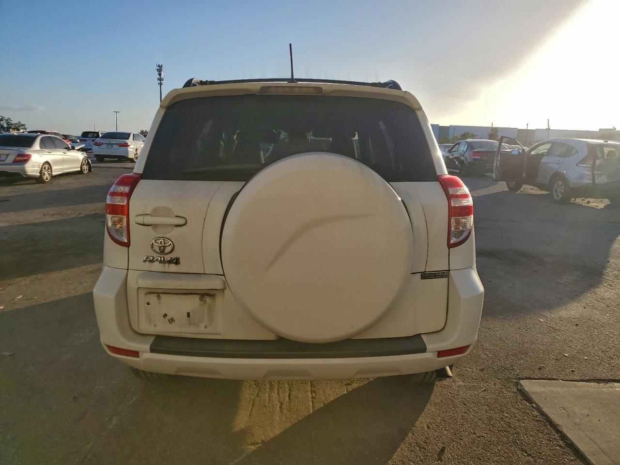 2012 TOYOTA RAV4 photo 11