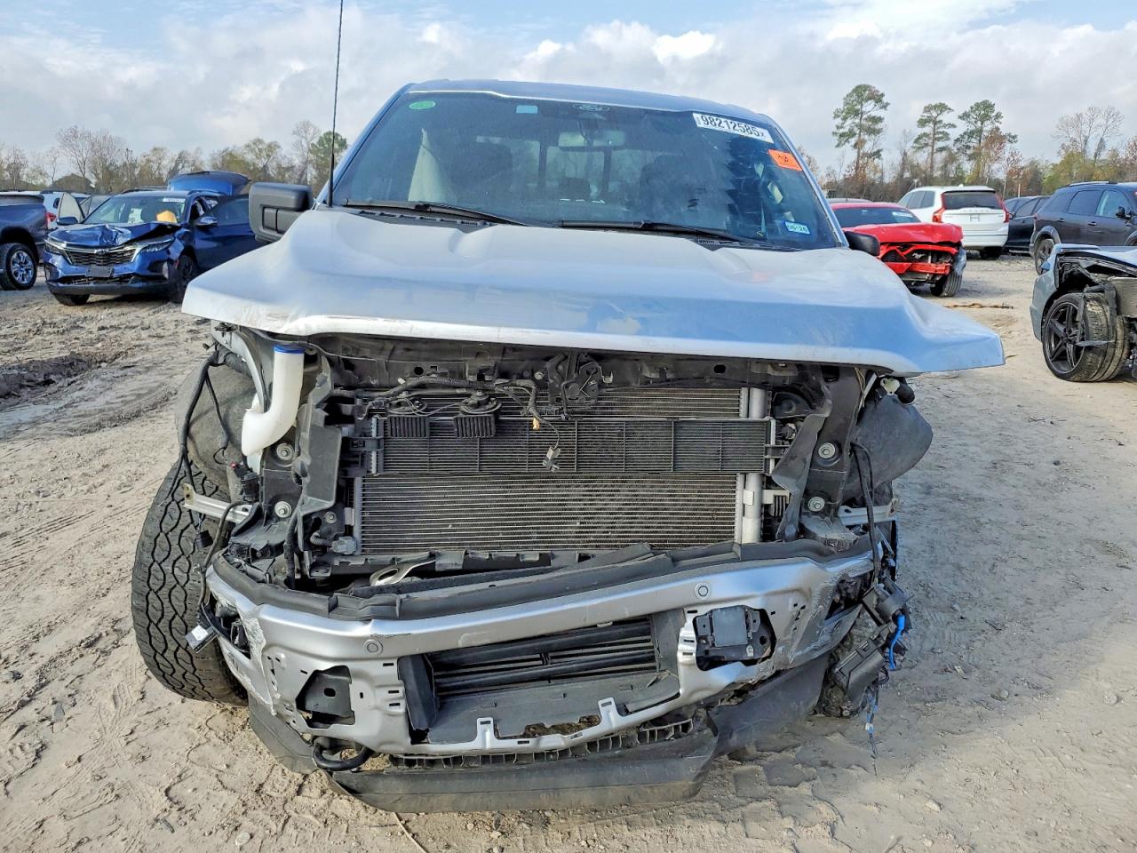 2024 FORD F150 XLT photo 5