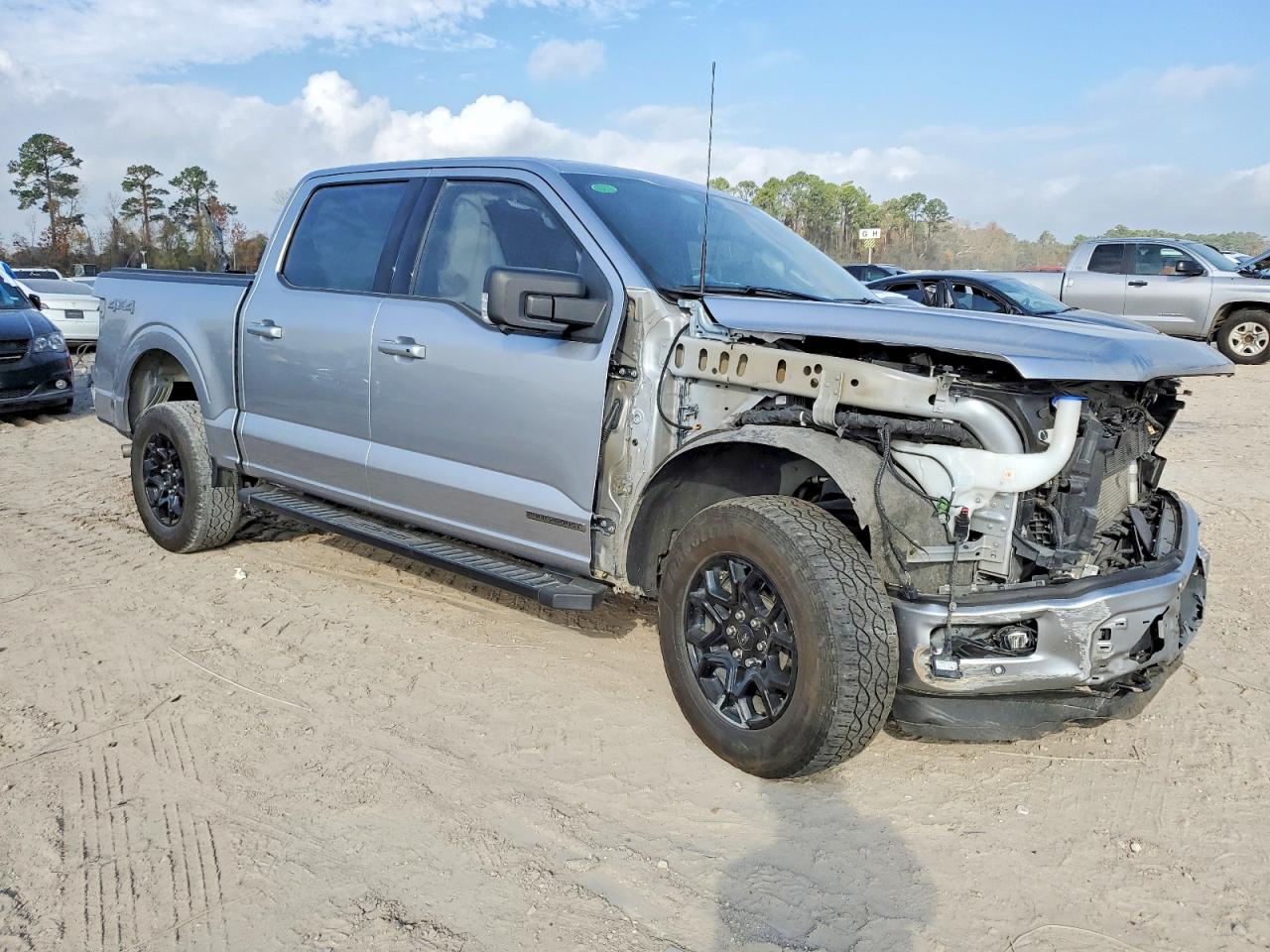 2024 FORD F150 XLT photo 4