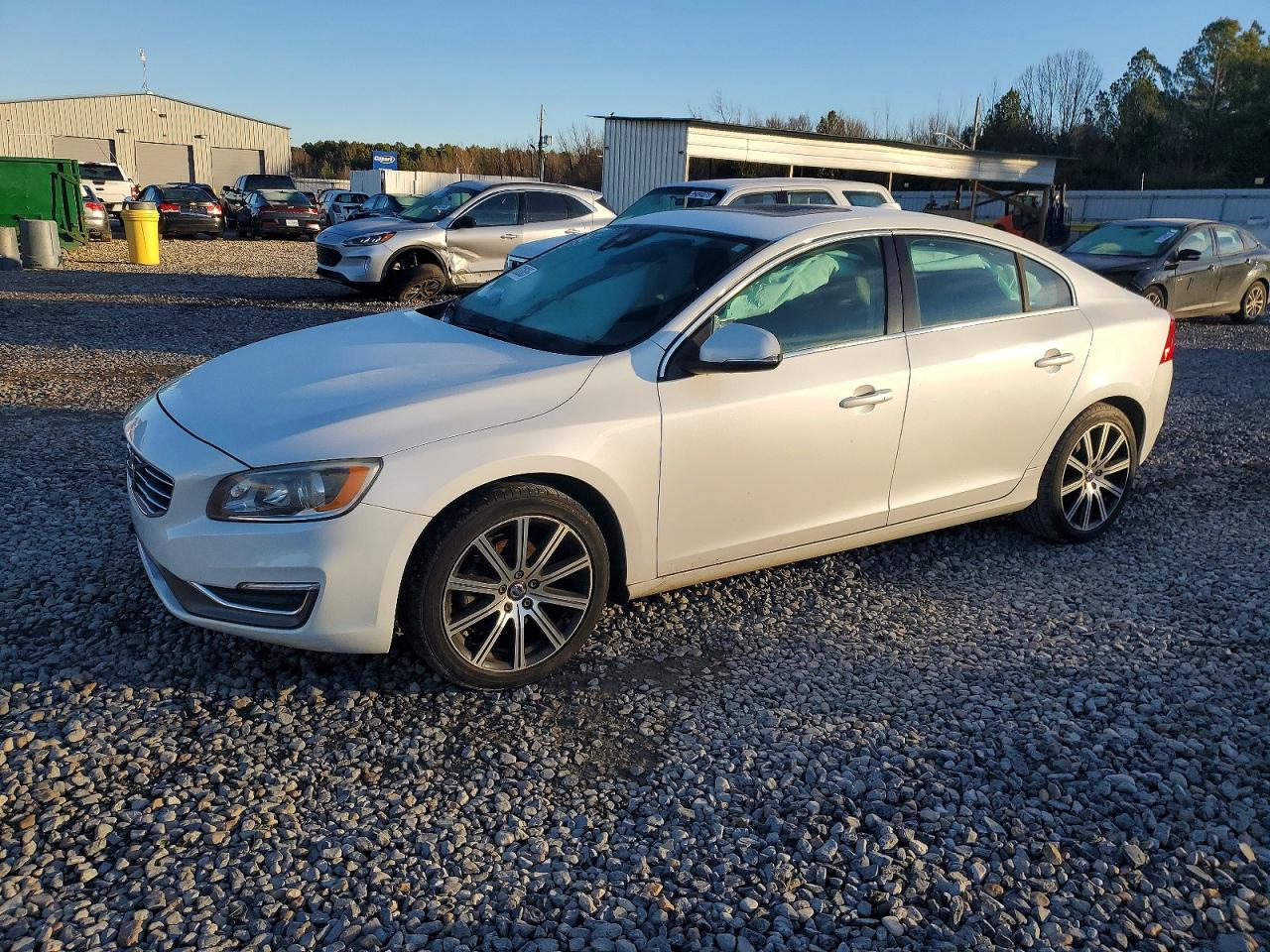 2017 VOLVO S60