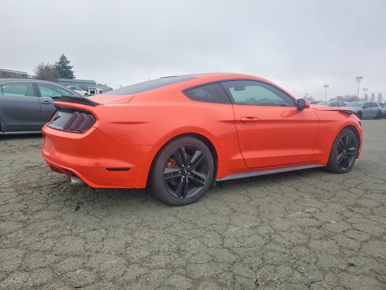 2015 FORD MUSTANG photo 3