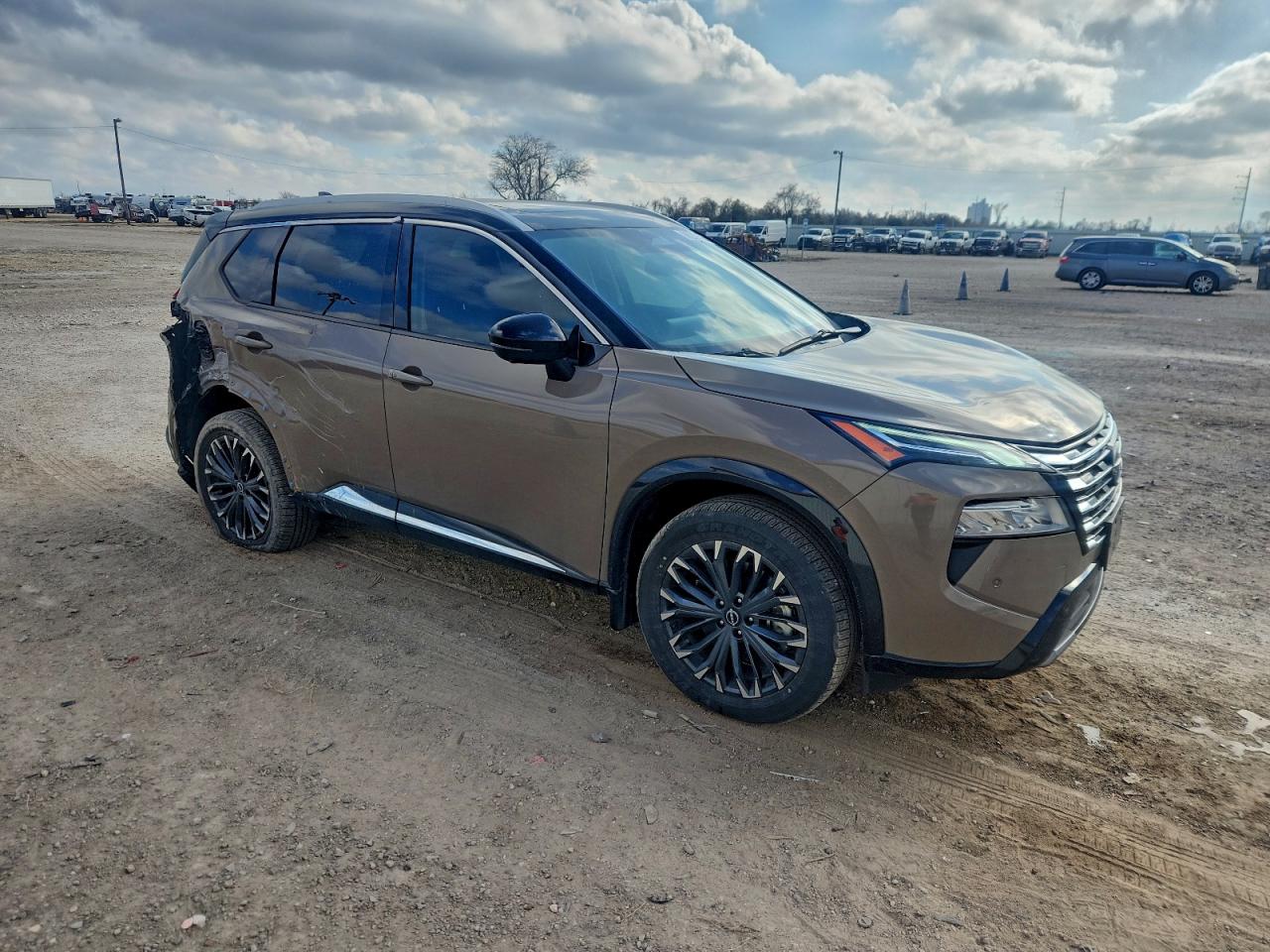 2025 NISSAN ROGUE PLATINUM photo 4