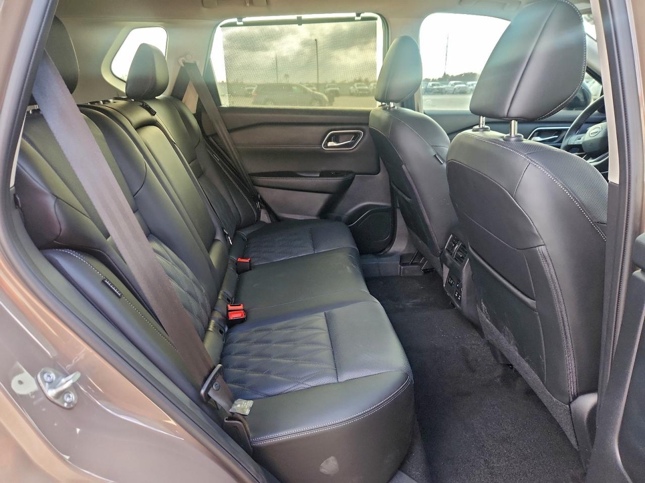 2025 NISSAN ROGUE PLATINUM photo 11