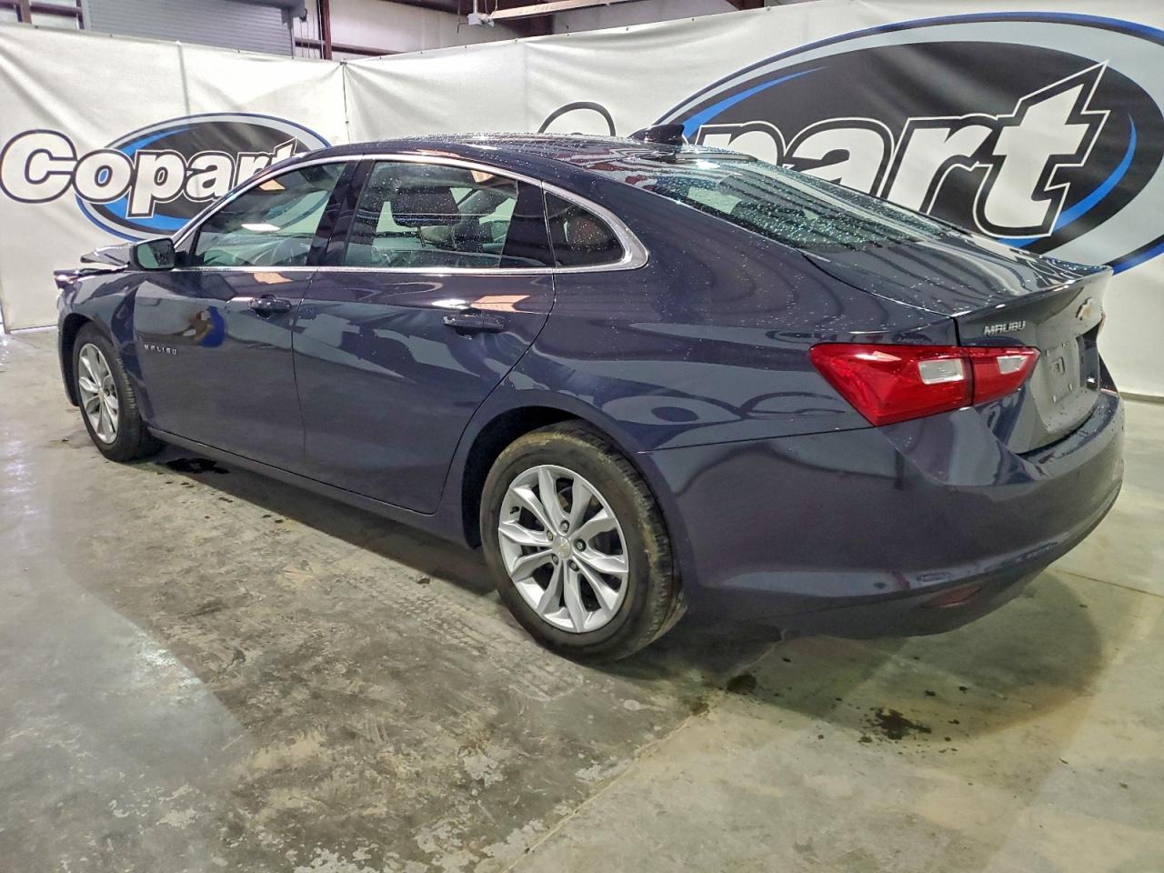 2025 CHEVROLET MALIBU LT photo 2